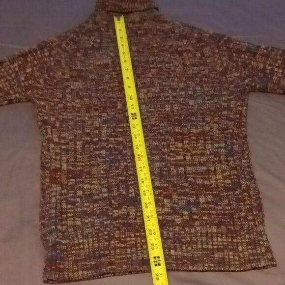 Cranbrook brand Ladies Turtle neck sweater Size: Large (0432) - Picture 7 of 9